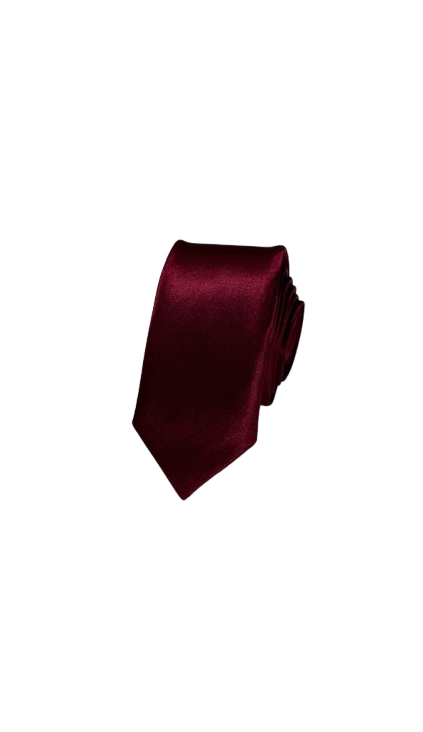 Cravate en satin bordeaux
