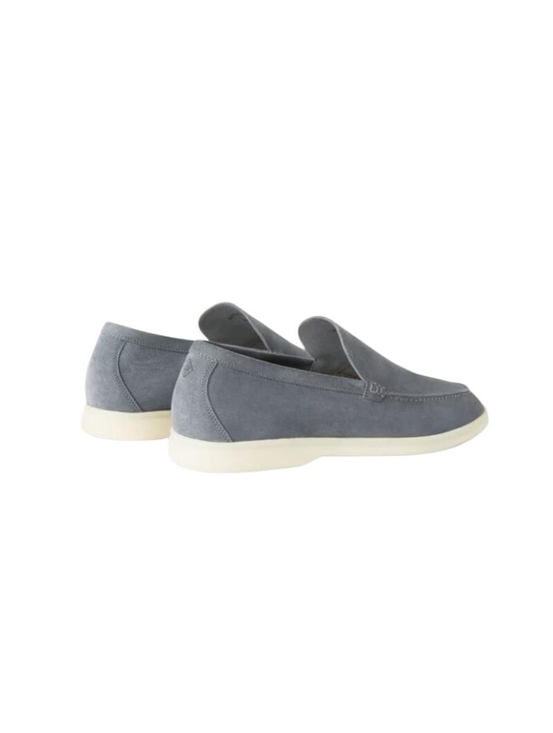 Lo_ro Piana - Photo 2