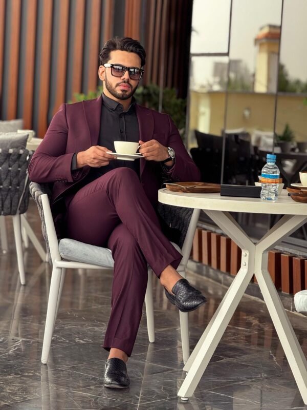 ⁦بدلة رجالية مكونة من جاكيت وبنطلون⁩ - الصورة ⁦3⁩