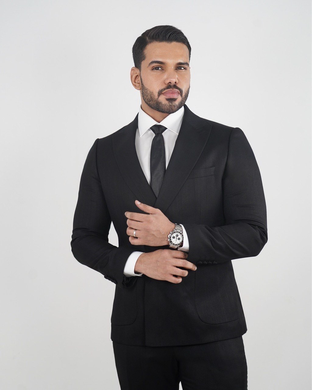 Costume noir pour homme - الصورة 2