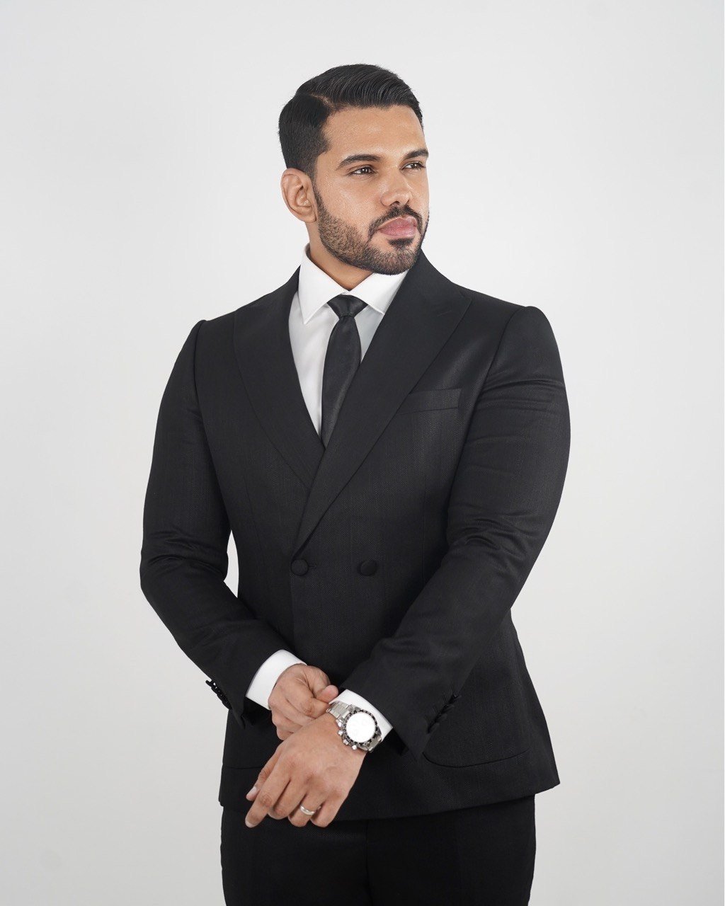 Costume noir pour homme - الصورة 7